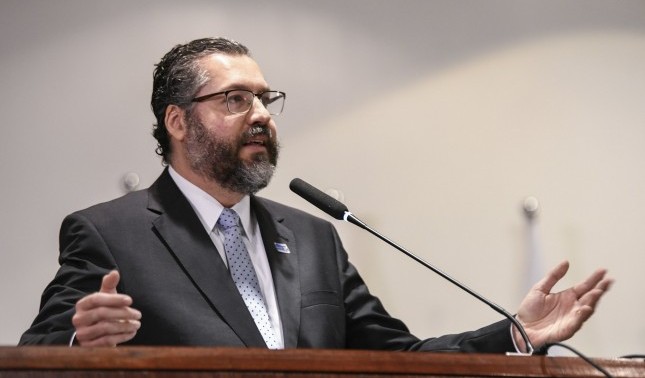 O chanceler Ernesto Araújo, que nega o aquecimento da Terra (Foto: Arthur Max/MRE)